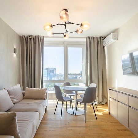 Апартаменты Petrovdom 220-126-226 In Rc Hofman House Киев Экстерьер фото