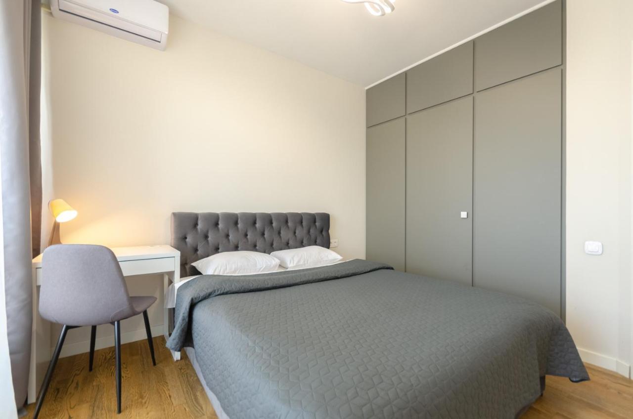 Апартаменты Petrovdom 220-126-226 In Rc Hofman House Киев Экстерьер фото