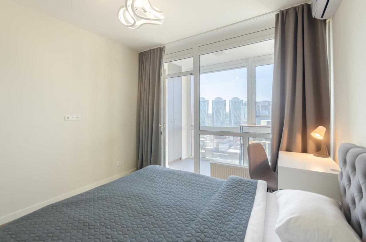 Апартаменты Petrovdom 220-126-226 In Rc Hofman House Киев Экстерьер фото