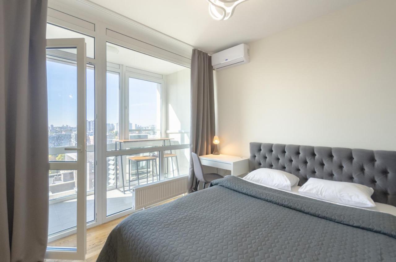 Апартаменты Petrovdom 220-126-226 In Rc Hofman House Киев Экстерьер фото