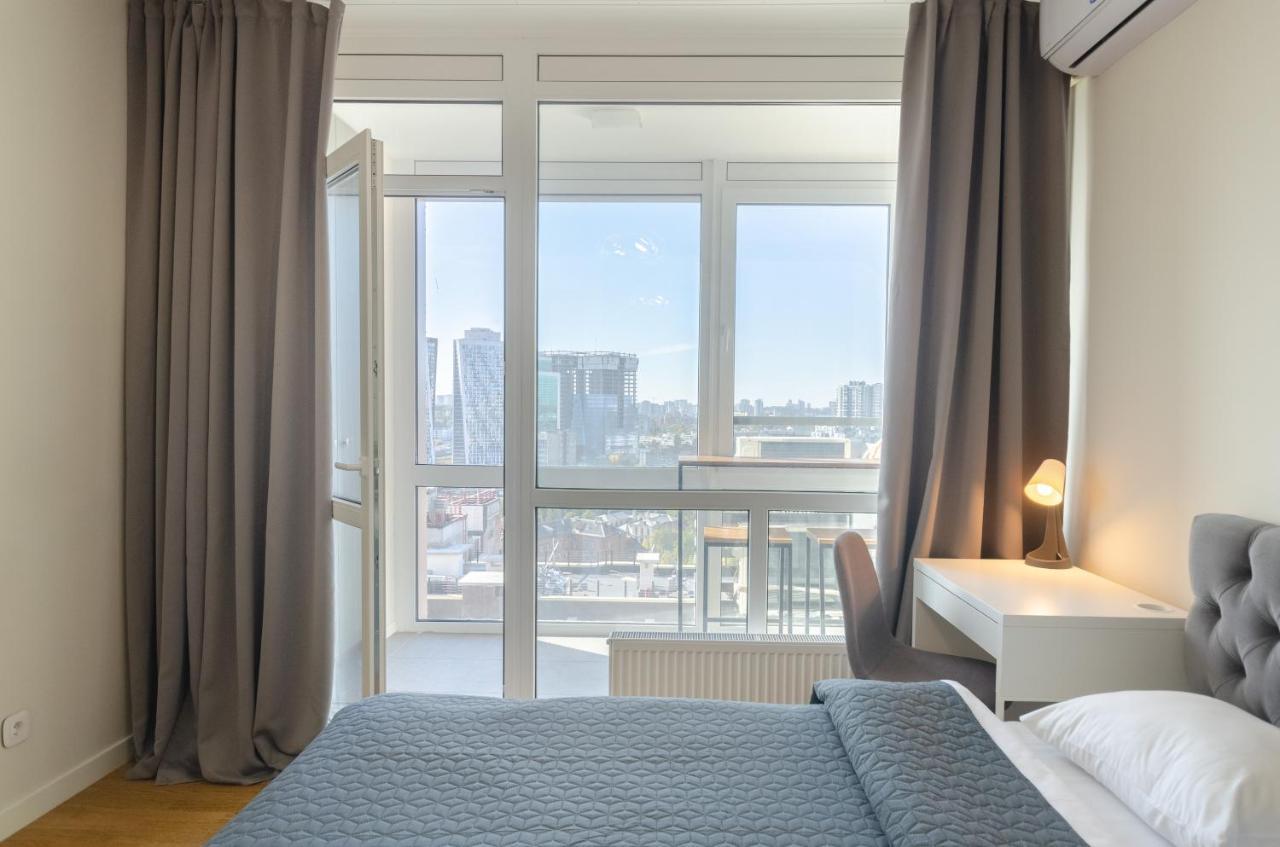 Апартаменты Petrovdom 220-126-226 In Rc Hofman House Киев Экстерьер фото
