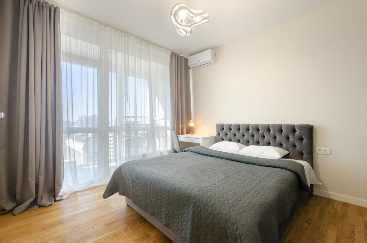 Апартаменты Petrovdom 220-126-226 In Rc Hofman House Киев Экстерьер фото